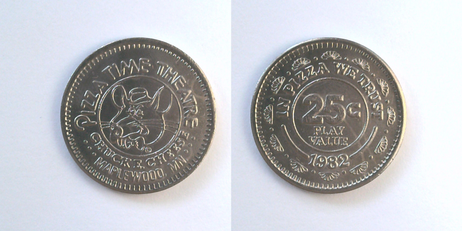 Chuck E. Cheese 183N 1982 Chuck E Cheese Token (183N) (1982) token — front and reverse