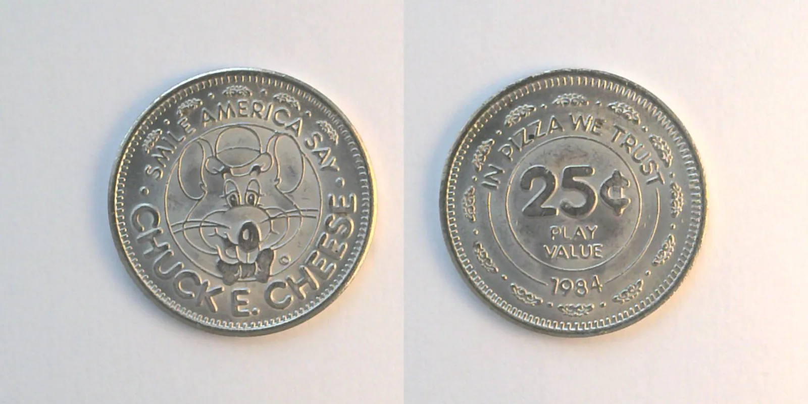 Chuck E. Cheese 204N 1984 Chuck E Cheese Token (204N) (1984) token — front and reverse