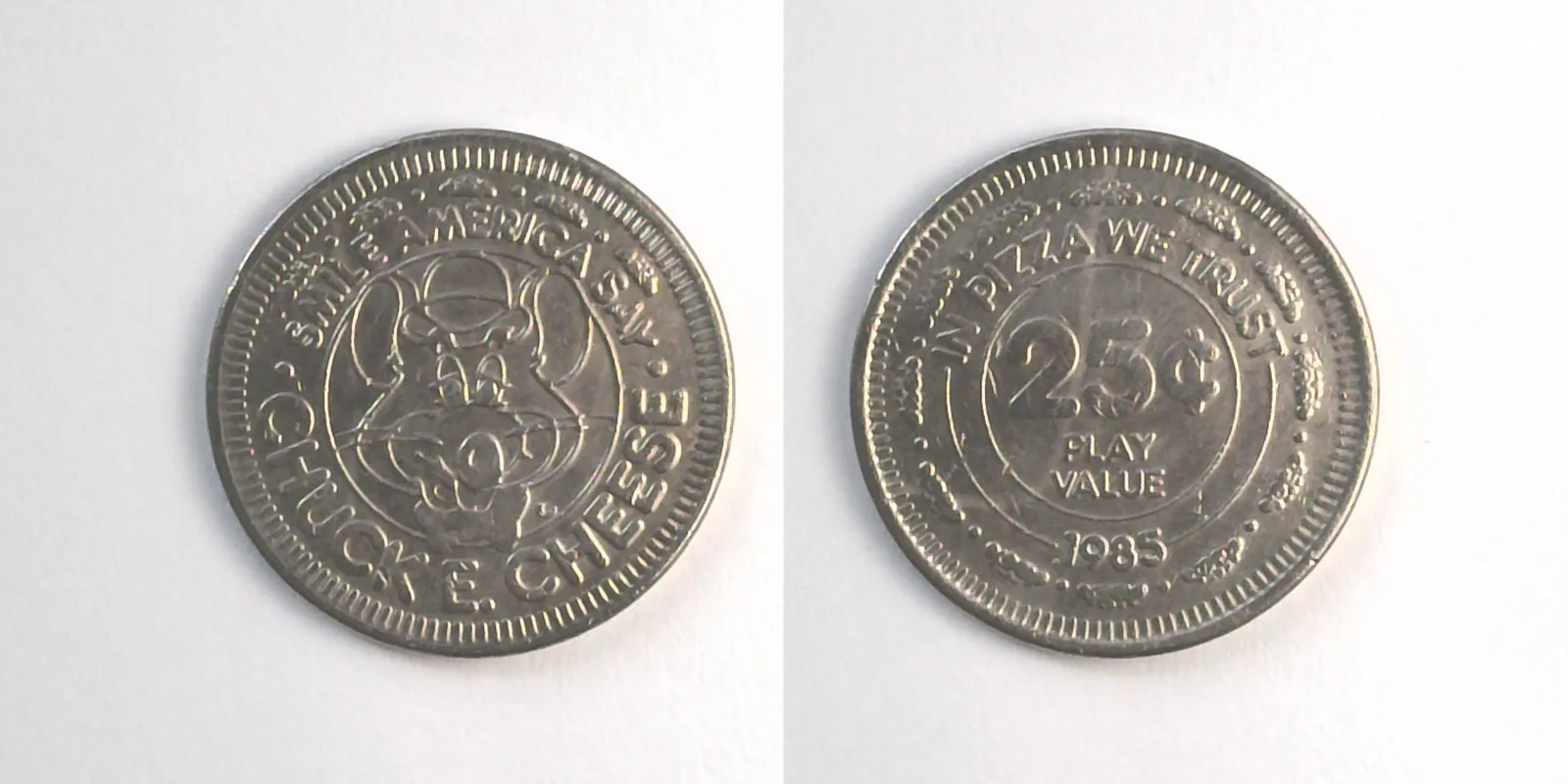 Chuck E. Cheese 207N 1985 Chuck E Cheese Token (207N) (1985) token — front