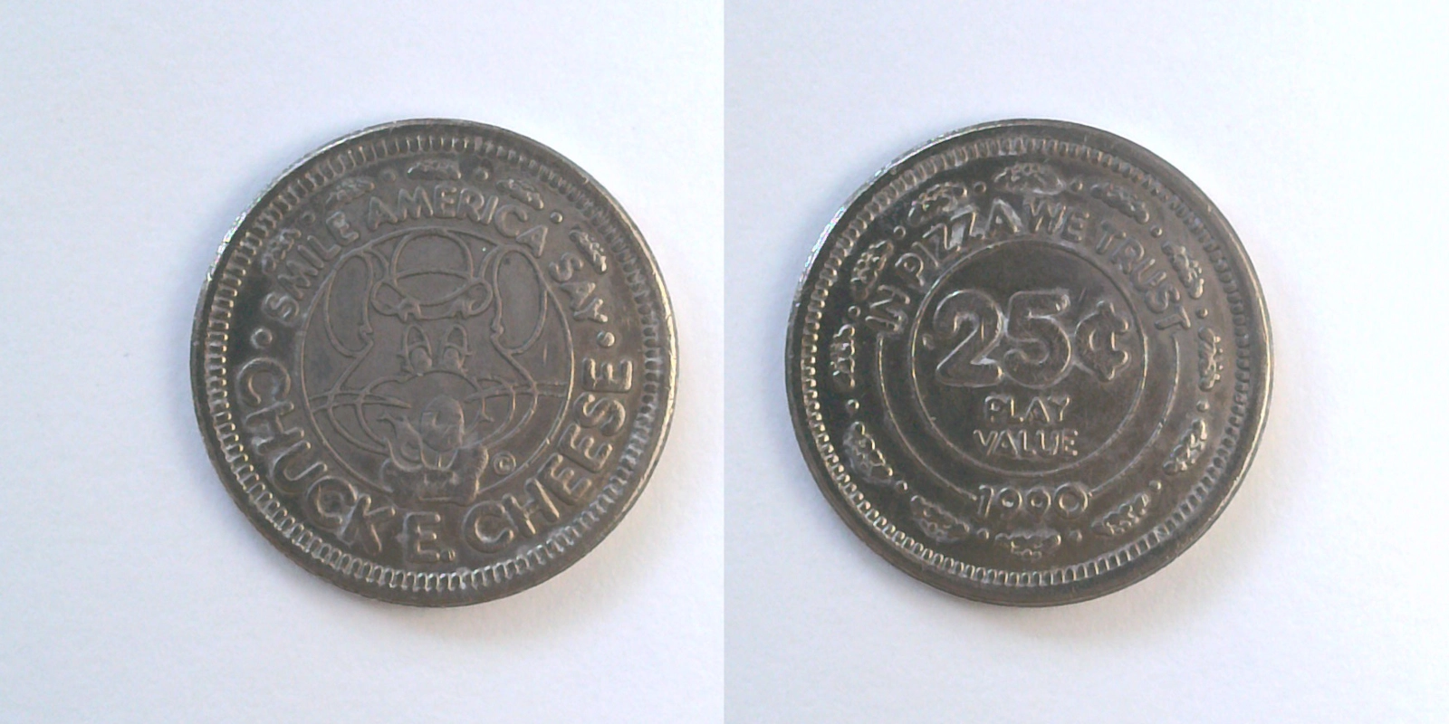 Chuck E. Cheese 216N 1990 Chuck E Cheese Token (216N) (1990) token — front and reverse