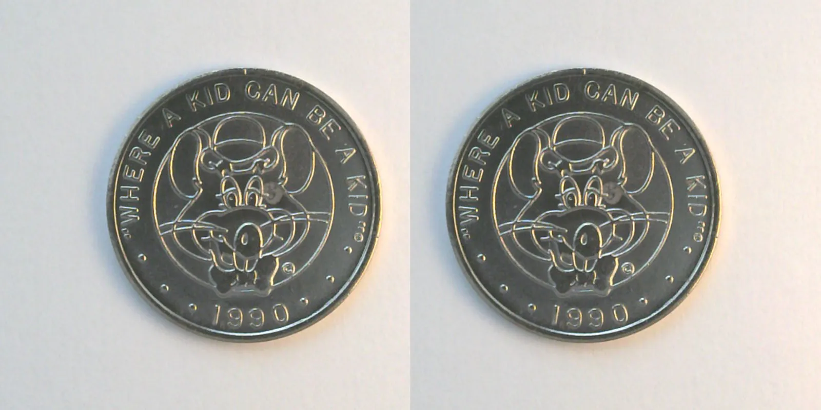 Chuck E. Cheese 302N 1990 Chuck E Cheese Token (302N) (1990) token — front