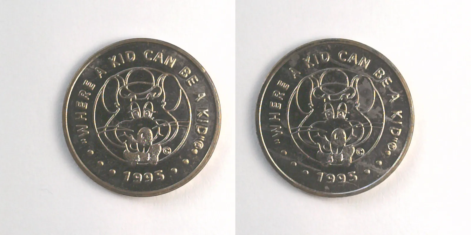 Chuck E. Cheese 316N 1995 Chuck E Cheese Token (316N) (1995) token — front and reverse