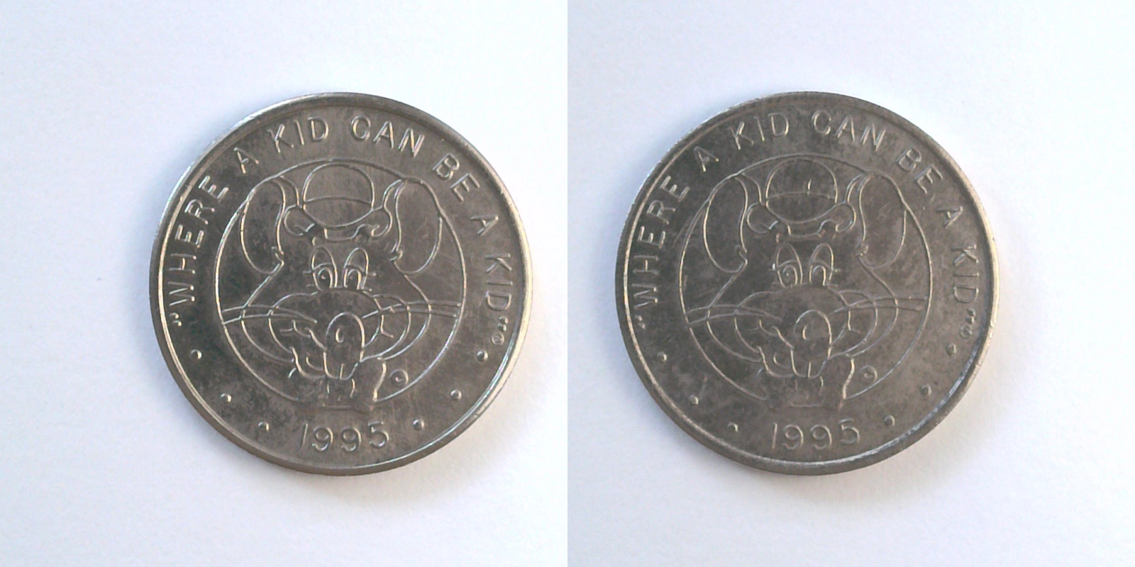 Chuck E. Cheese 317N 1995 Chuck E Cheese Token (317N) (1995) token — front and reverse