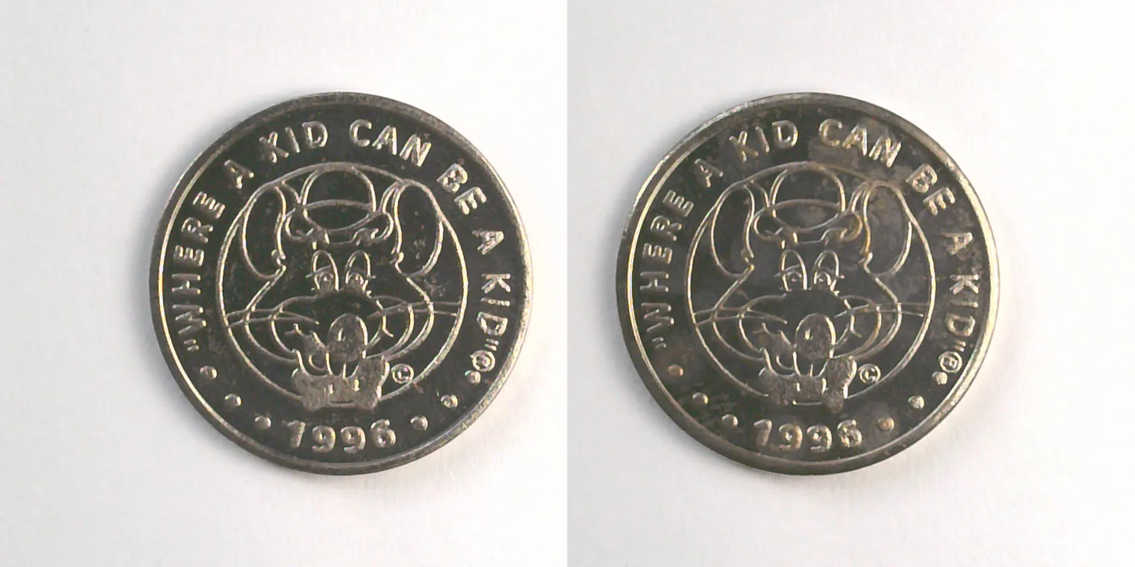 Chuck E. Cheese 318N 1996 Chuck E Cheese Token (318N) (1996) token — front and reverse