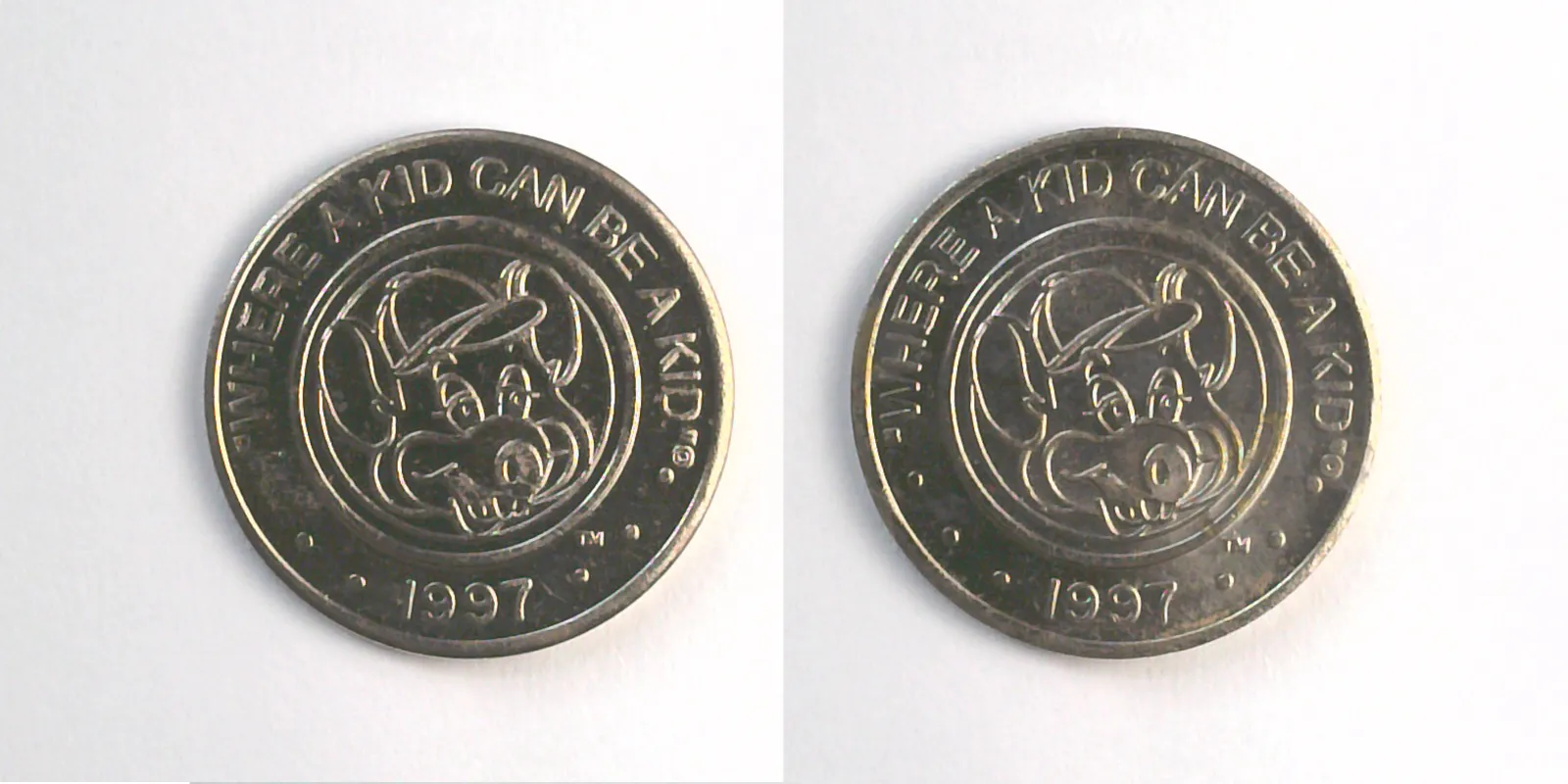 Chuck E. Cheese 403N 1997 Chuck E Cheese Token (403N) (1997) token — front