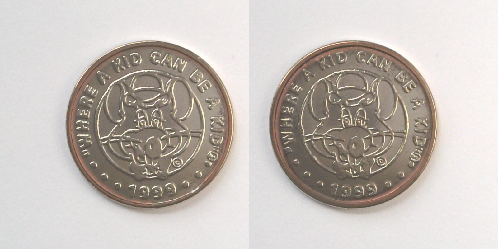 Chuck E. Cheese 321N 1999 Chuck E Cheese Token (321N) (1999) token — front and reverse