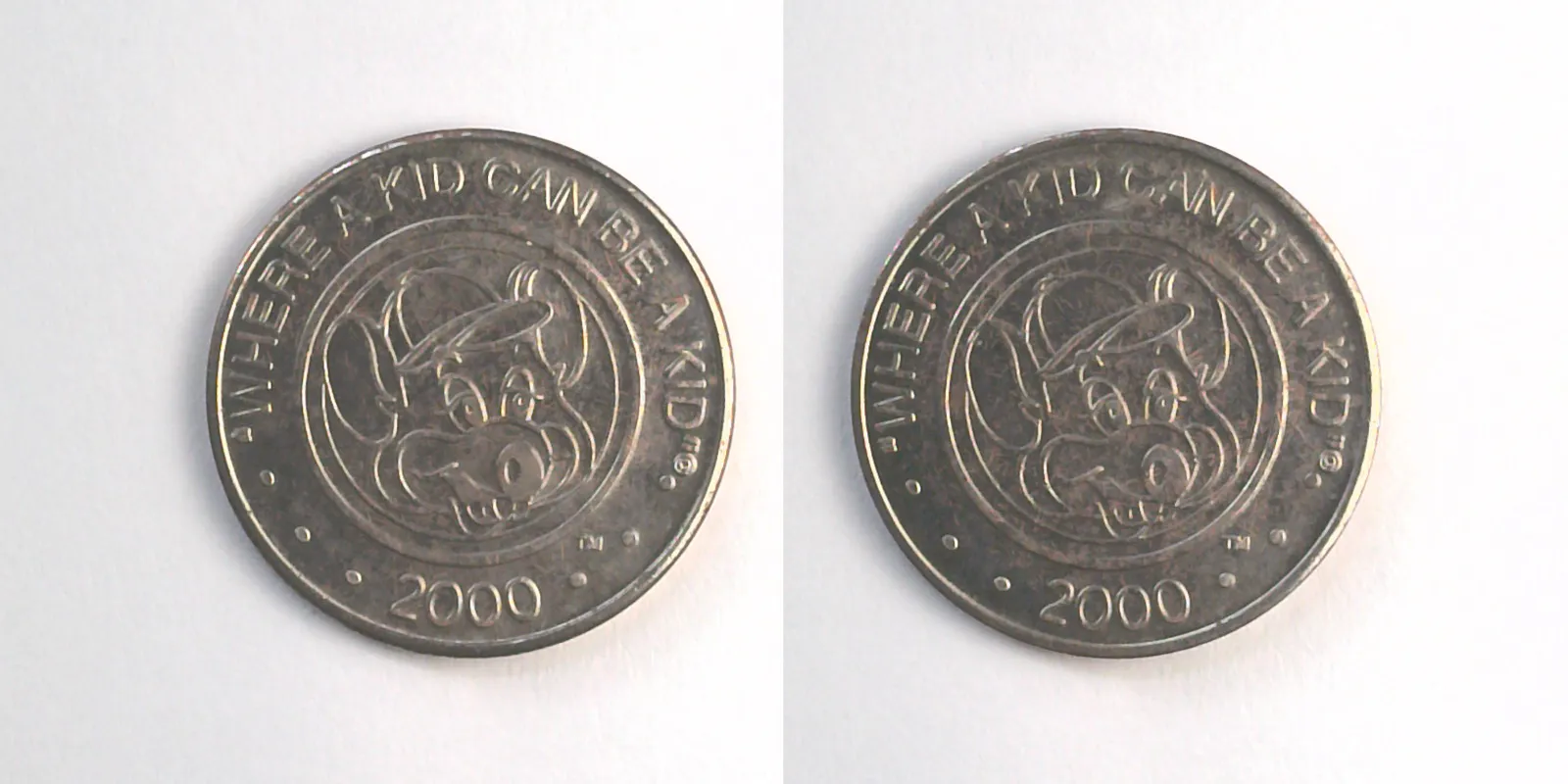 Chuck E. Cheese 406N 2000 Chuck E Cheese Token (406N) (2000) token — front