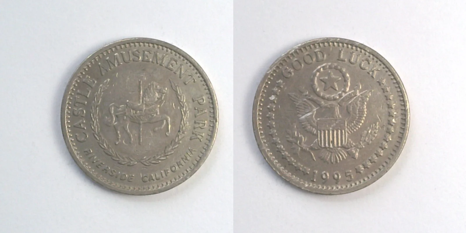Castle Entertainment CP302N 1995 Castle Amusement Park Token (CP302N) (1995) token — front