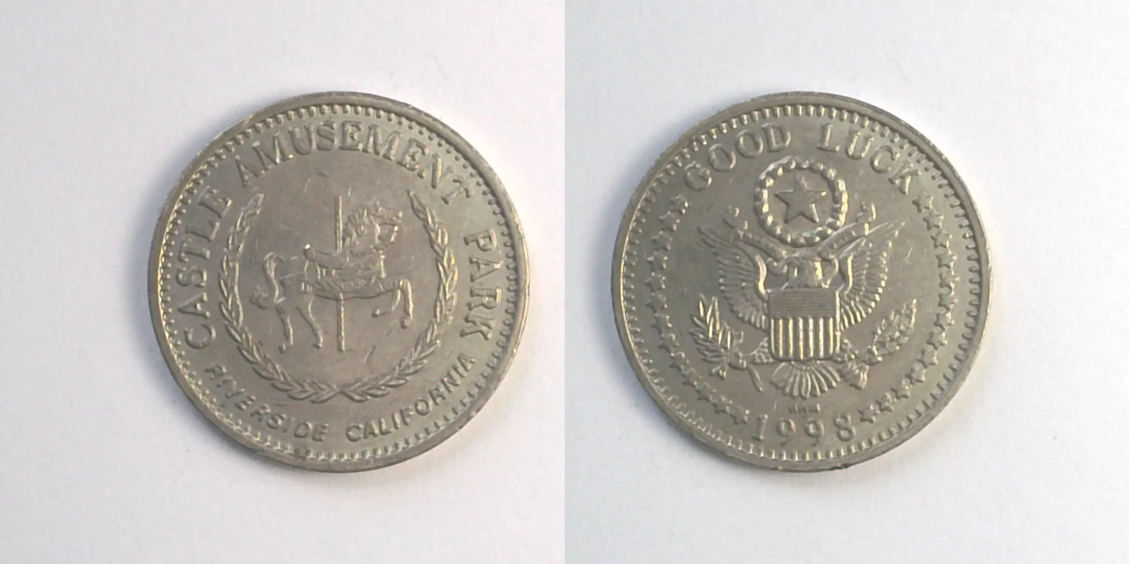 Castle Entertainment CP305N 1998 Castle Amusement Park Token (CP305N) (1998) token — front and reverse
