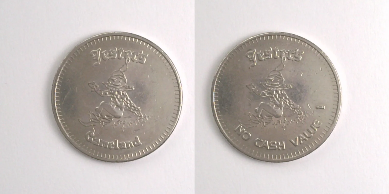 Jester's Courtyard Playland JCP102N Jester's Gameland Token (JCP102N) token — front and reverse