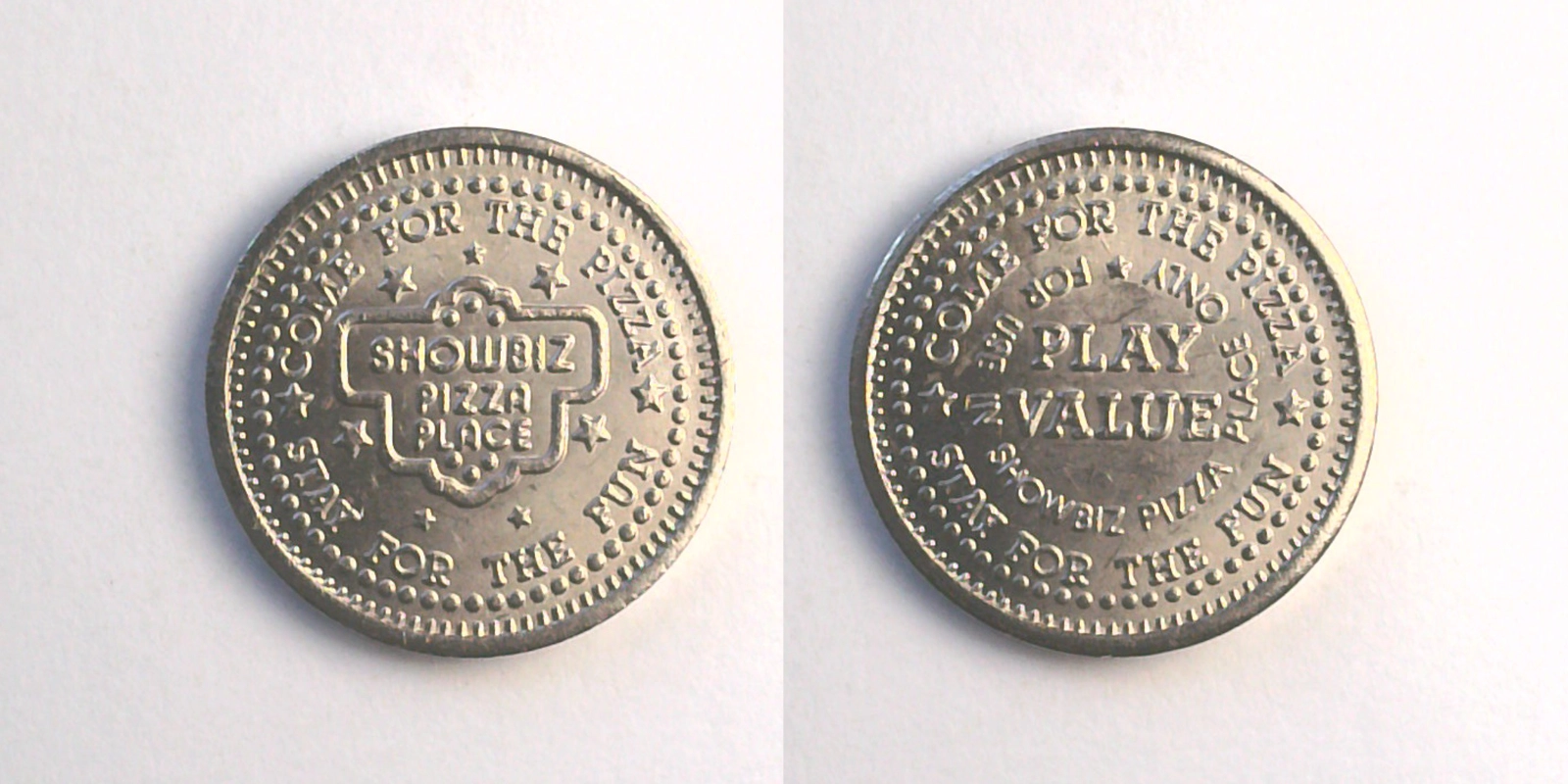 ShowBiz Pizza S02N Showbiz Pizza Place Token (S02N) token — front and reverse