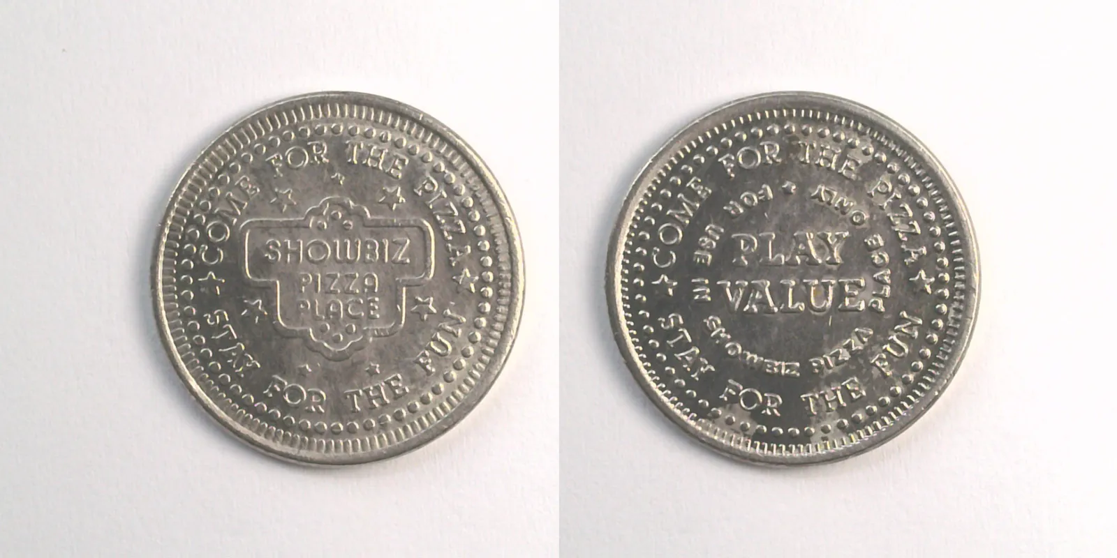 ShowBiz Pizza S11N Showbiz Pizza Place Token (S11N) token — front and reverse