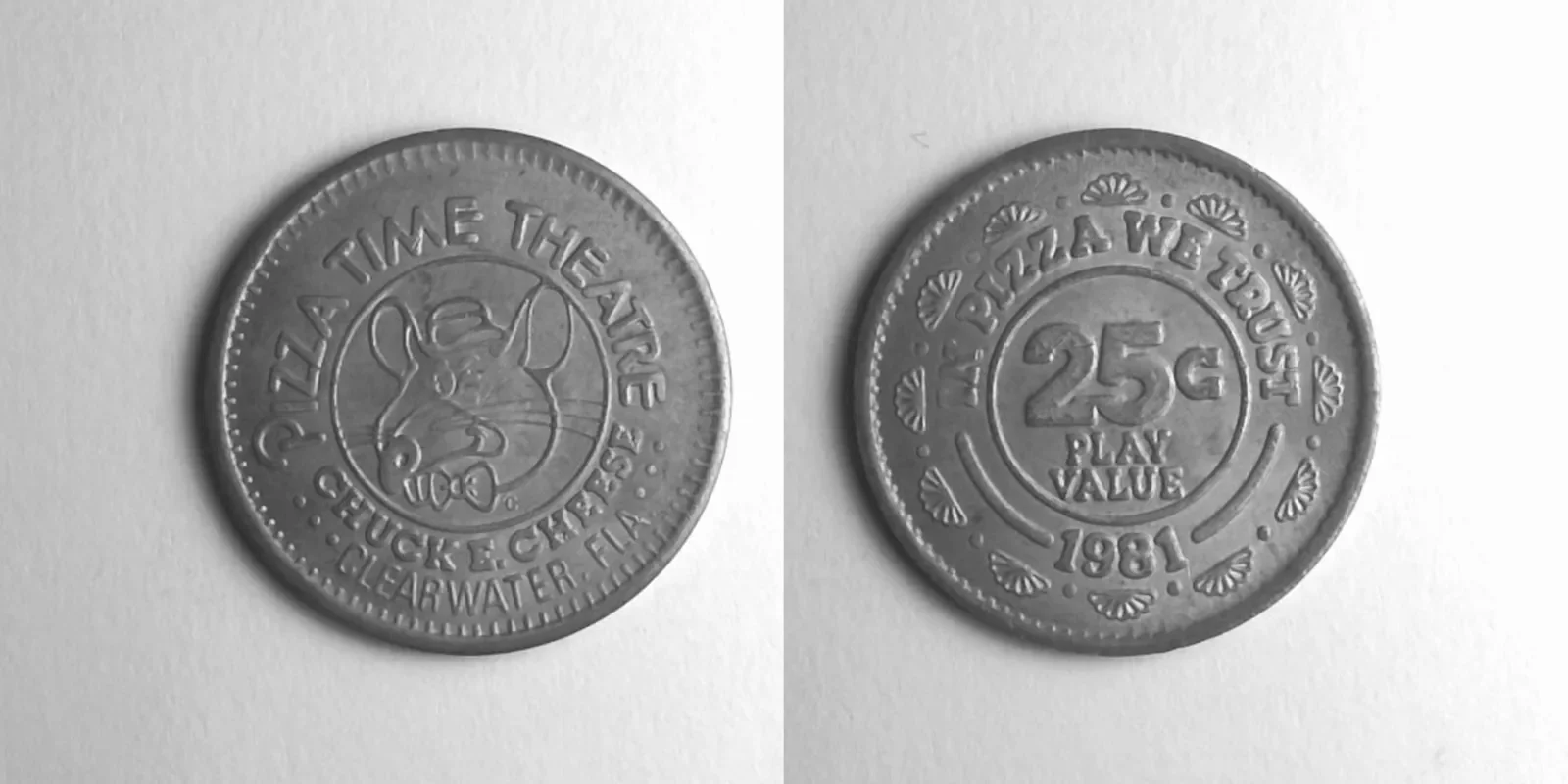 Chuck E. Cheese 156N 1981 Chuck E Cheese Token (156N) (1981) token — front and reverse
