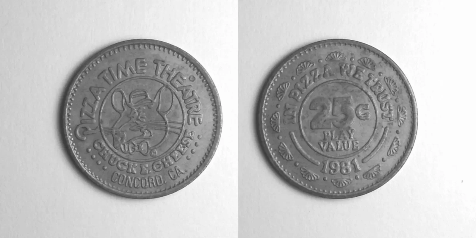 Chuck E. Cheese 157N 1981 Chuck E Cheese Token (157N) (1981) token — front and reverse