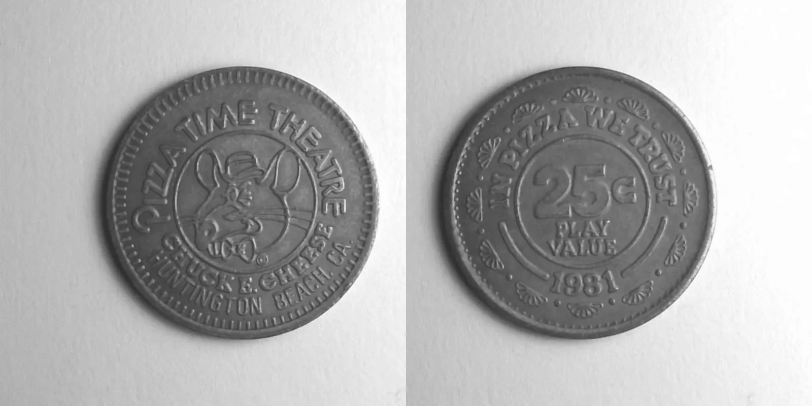 Chuck E. Cheese 163N 1981 Chuck E Cheese Token (163N) (1981) token — front and reverse