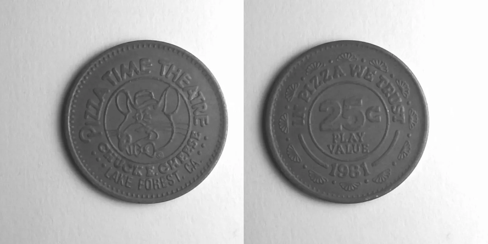 Chuck E. Cheese 165N 1981 Chuck E Cheese Token (165N) (1981) token — front and reverse