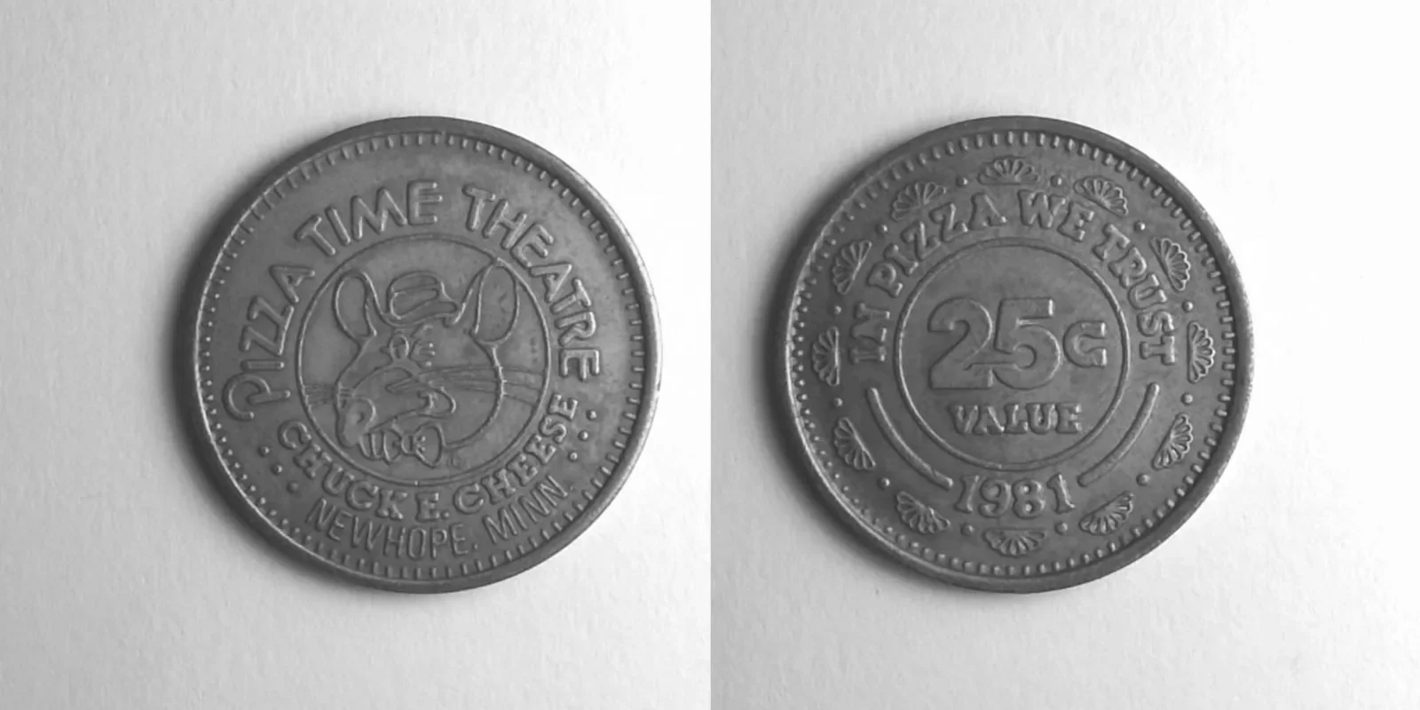 Chuck E. Cheese 170N 1981 Chuck E Cheese Token (170N) (1981) token — front and reverse