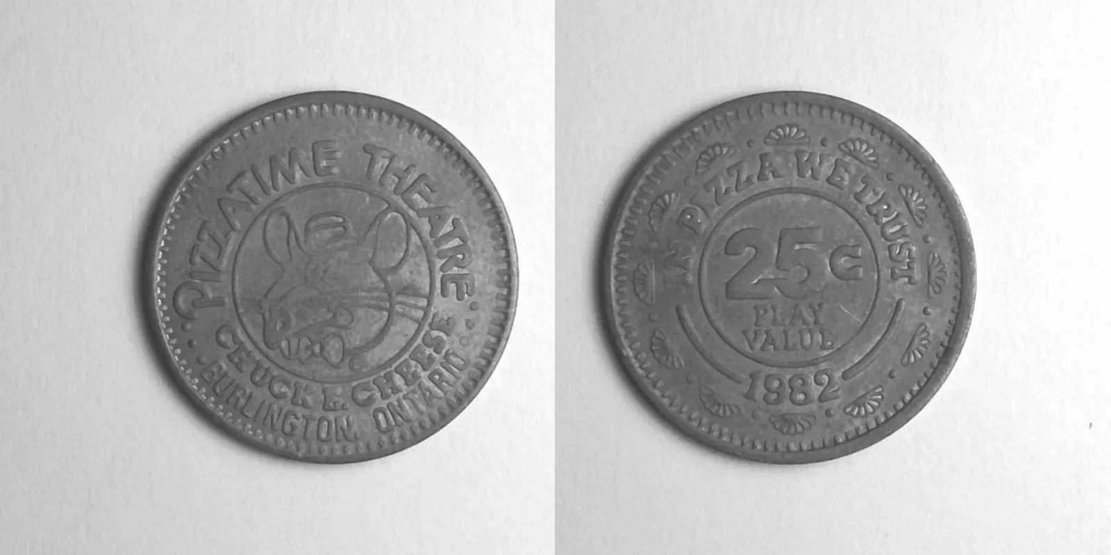 Chuck E. Cheese 180N 1982 Chuck E Cheese Token (180N) (1982) token — front and reverse