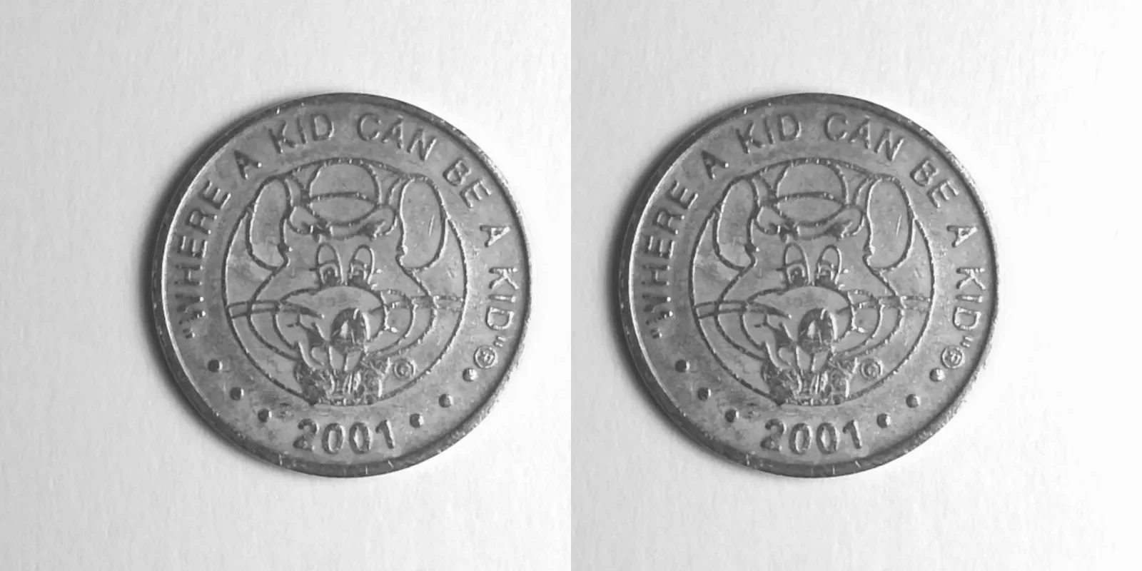 Chuck E. Cheese 323N 2001 Chuck E Cheese Token (323N) (2001) token — front and reverse