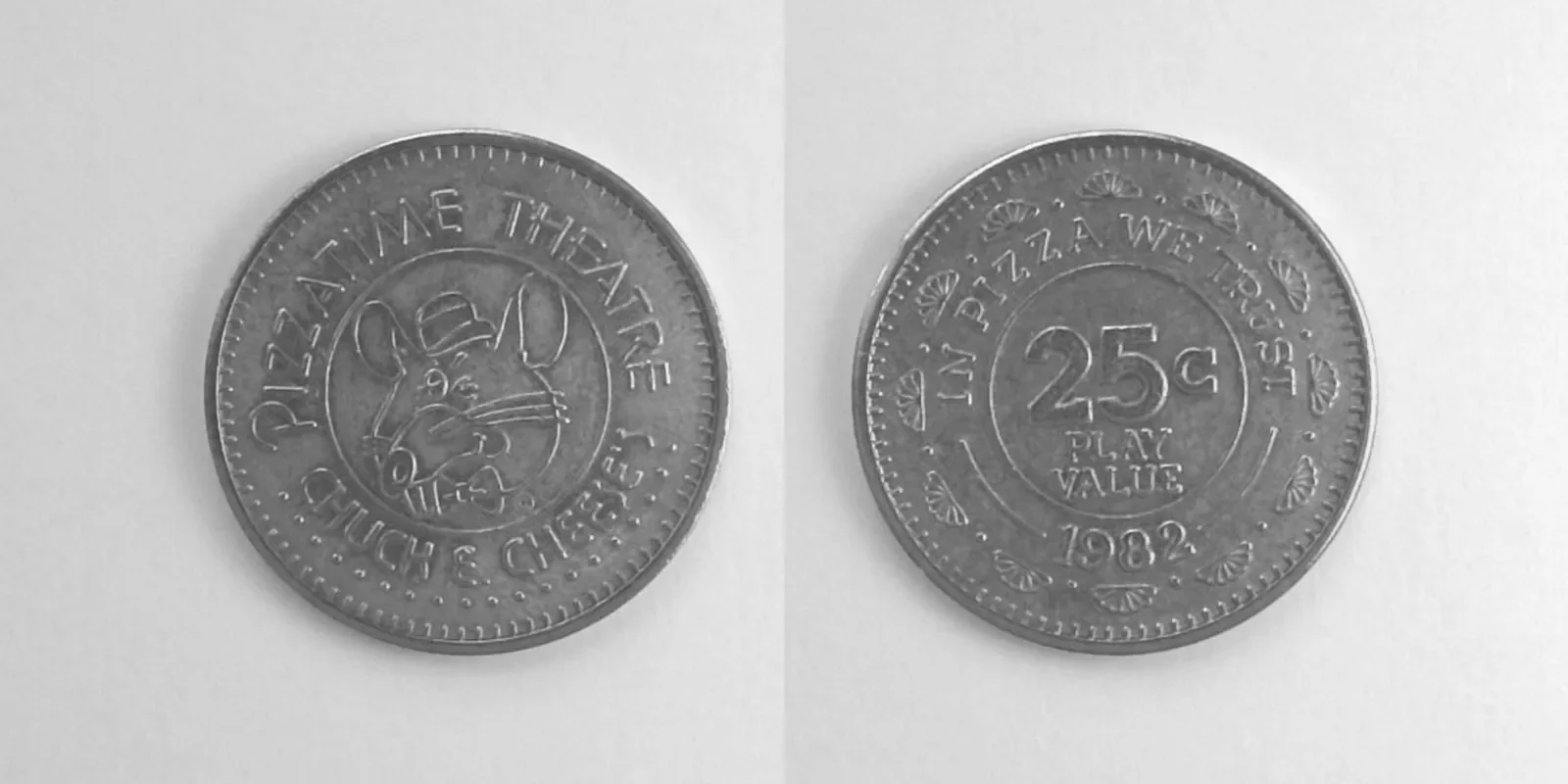 Chuck E. Cheese 117N 1982 Chuck E Cheese Token (117N) (1982) token — front and reverse