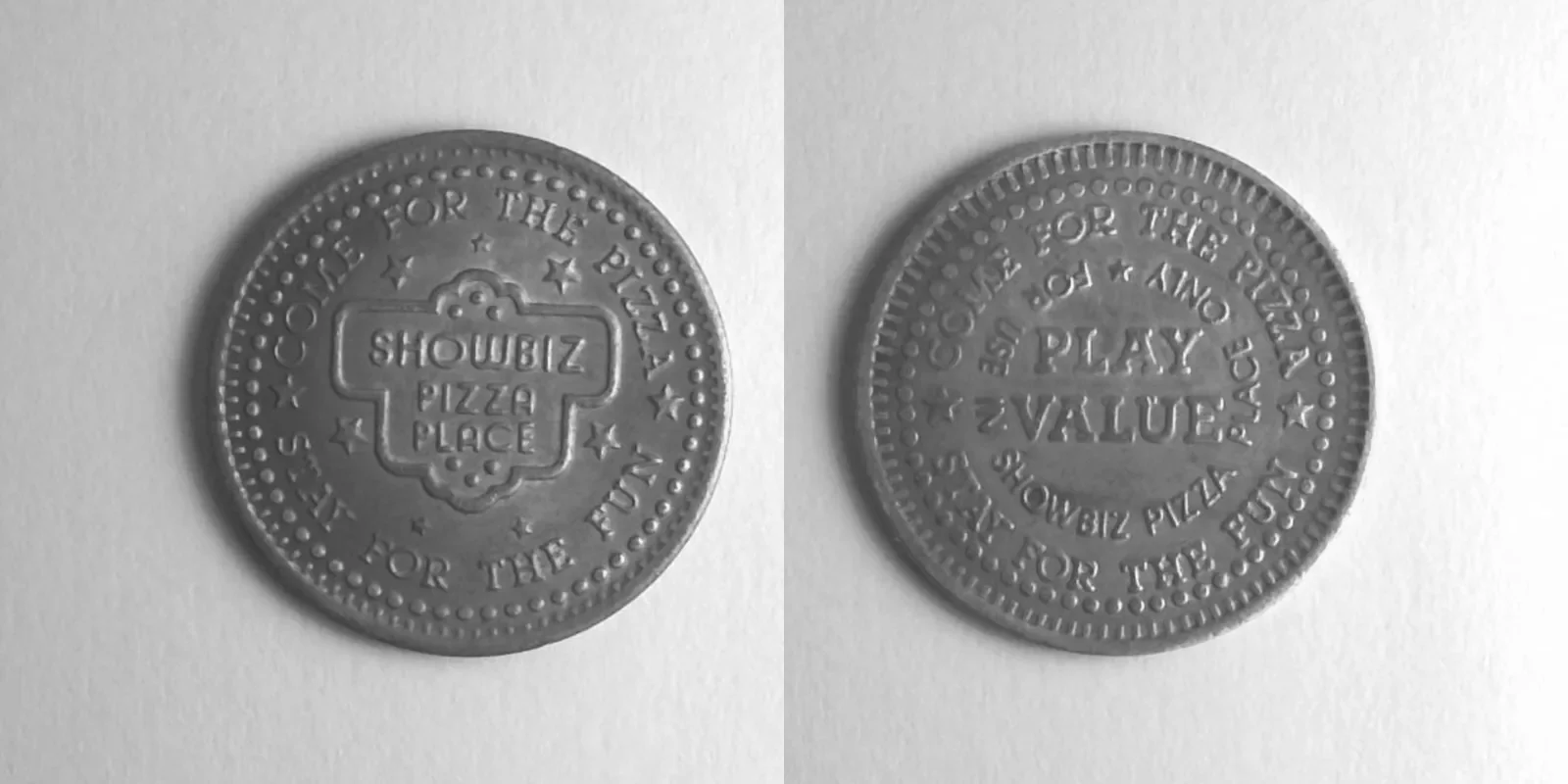 ShowBiz Pizza S09aN-darkblue Showbiz Pizza Place Token (S09aN-darkblue) token — front and reverse