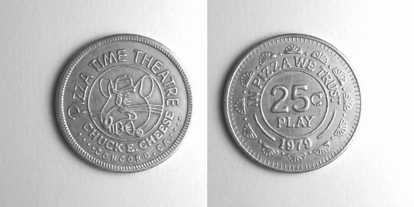 Chuck E. Cheese 126N 1979 Chuck E Cheese Token (126N) (1979) token — front and reverse