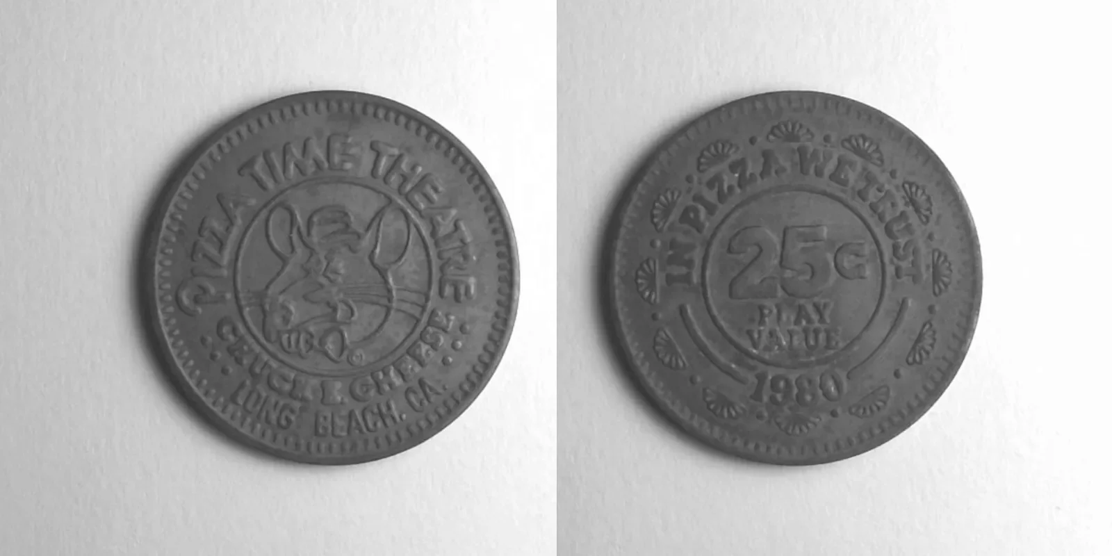 Chuck E. Cheese 141N 1980 Chuck E Cheese Token (141N) (1980) token — front and reverse