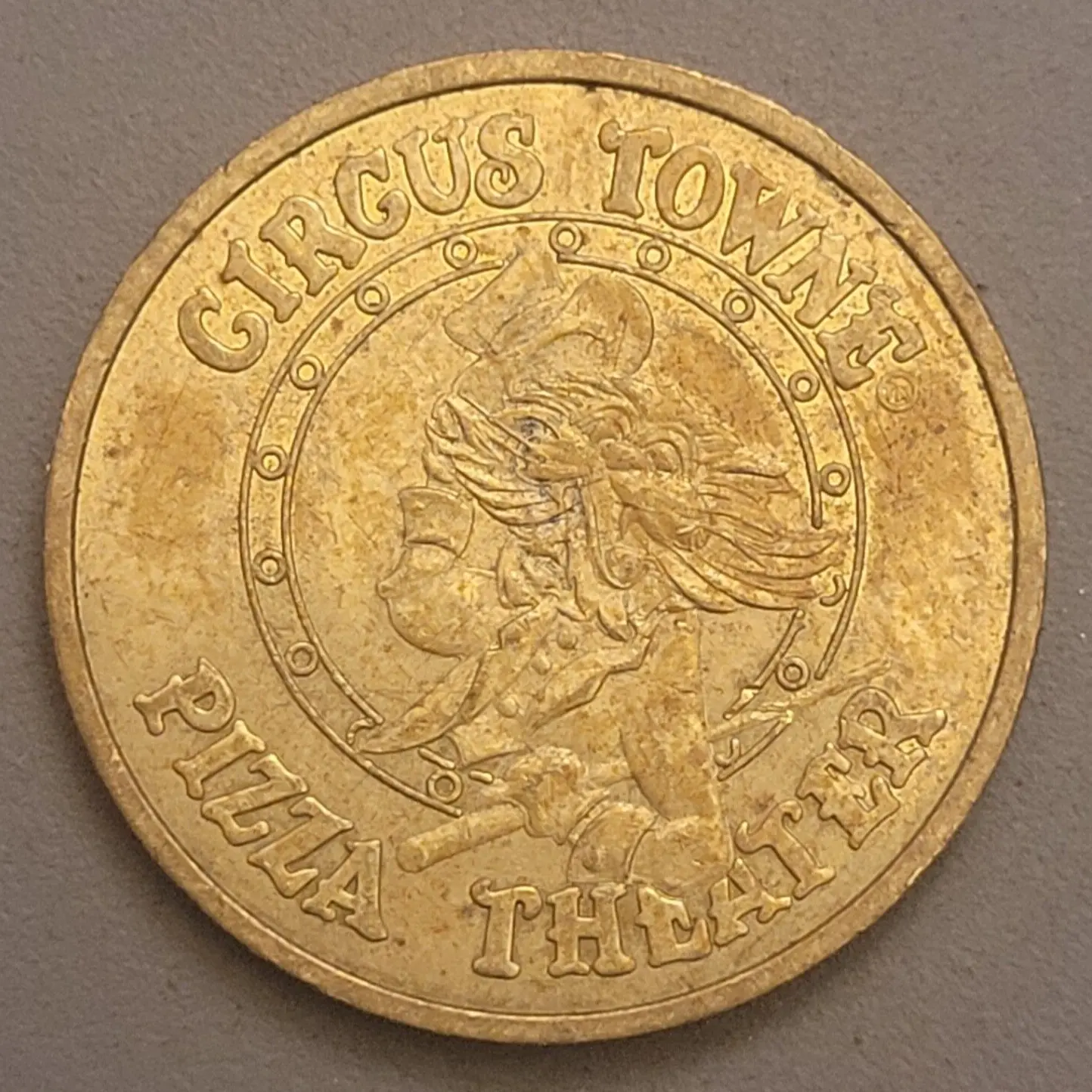 Circus Towne Pizza Theater CTPT101B Circus Towne Pizza Theater Token (CTPT101B) (1983) token — front